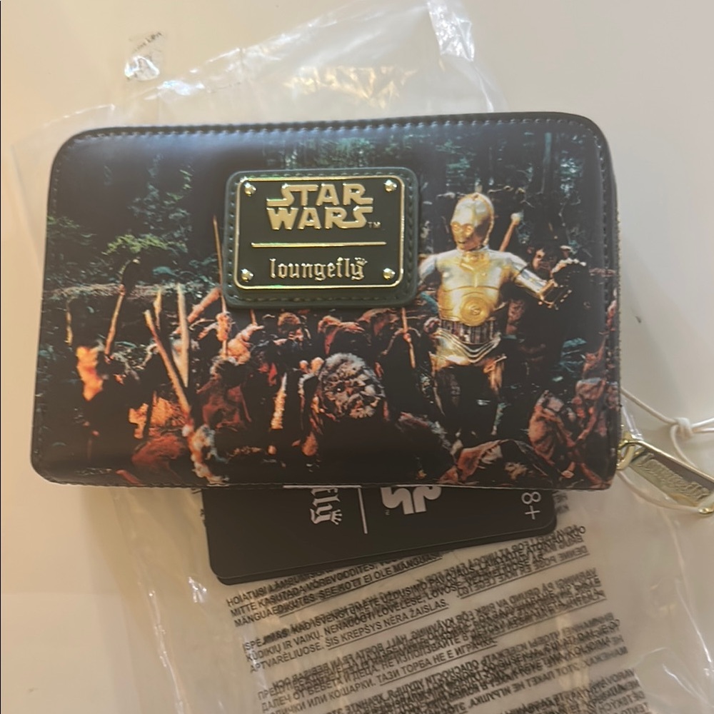 Star Wars Loungefly Return of The Jedi Zip‎ Around Wallet Lightsaber Design NWT